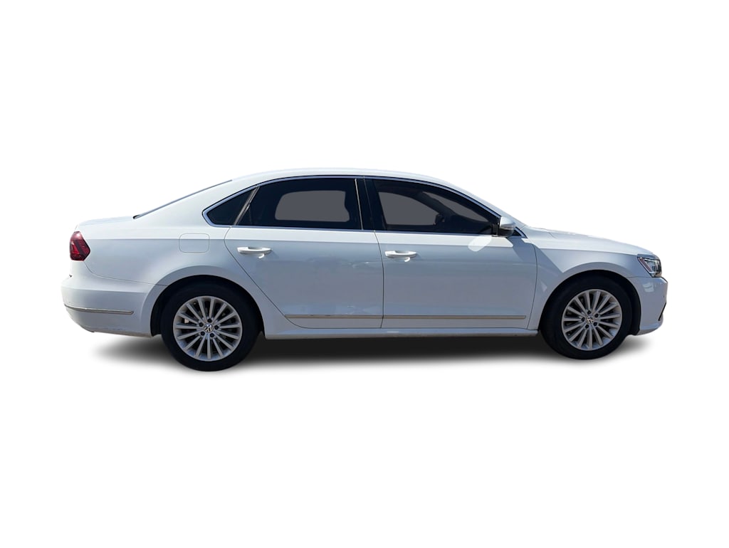 Thumbnail: 2017 Volkswagen Passat - 19