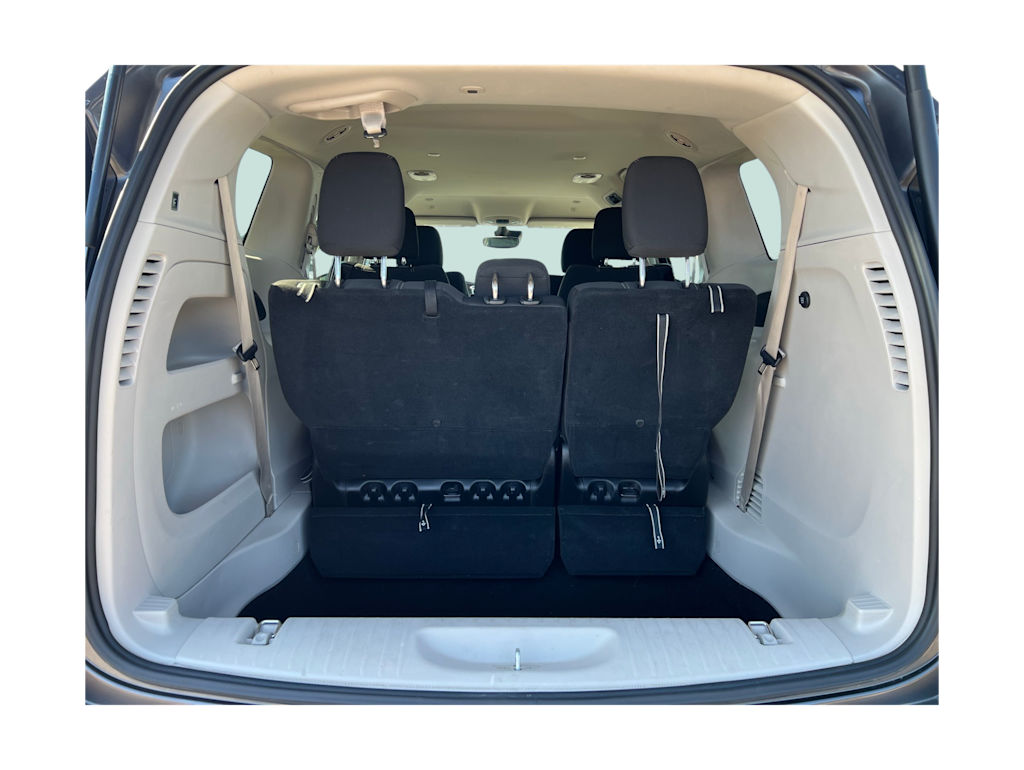 Thumbnail: 2023 Chrysler Voyager - 15