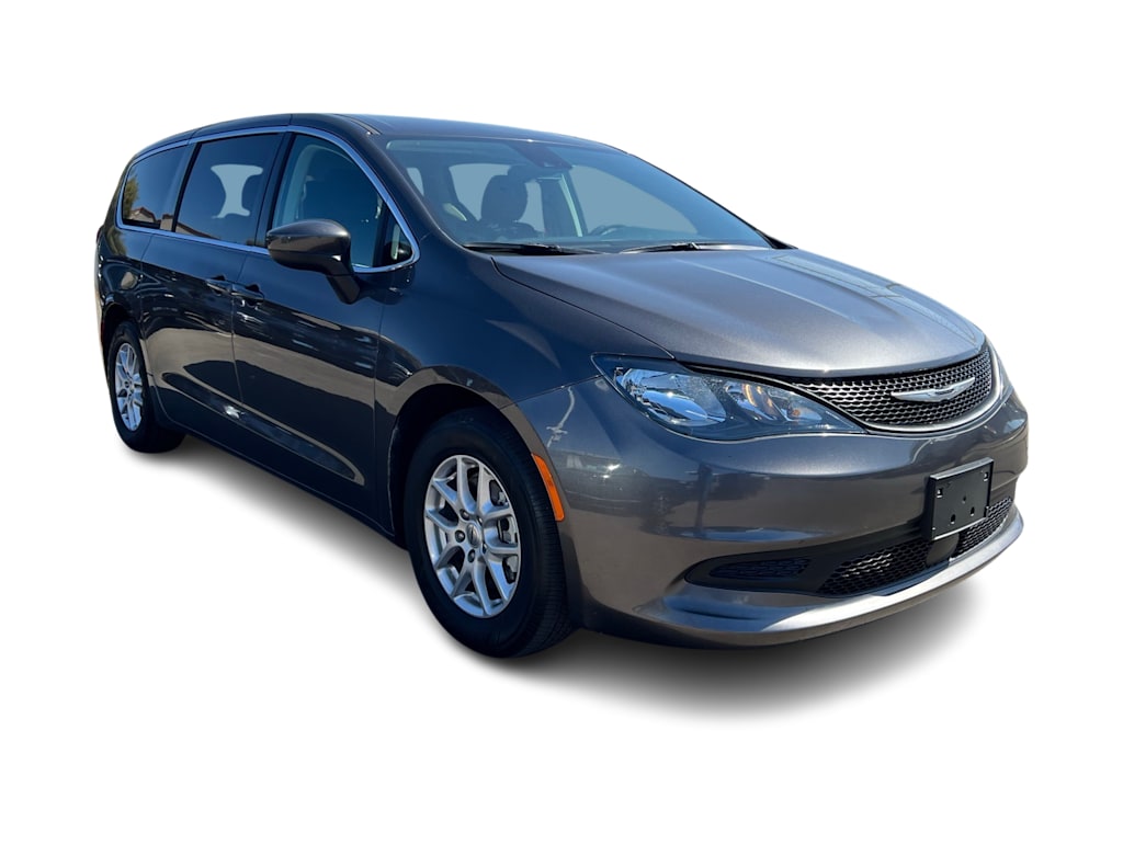 Thumbnail: 2023 Chrysler Voyager - 21