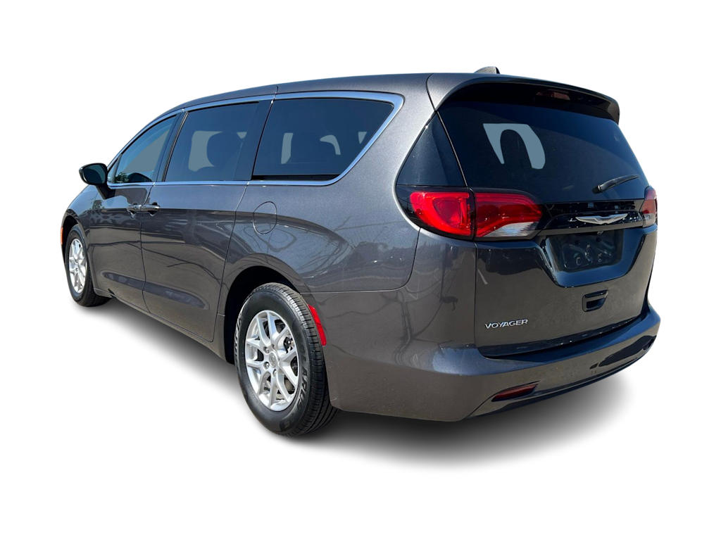 Thumbnail: 2023 Chrysler Voyager - 4