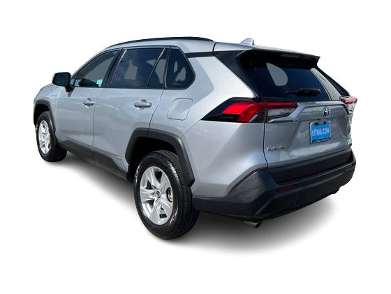 2019 Toyota RAV4 LE 4