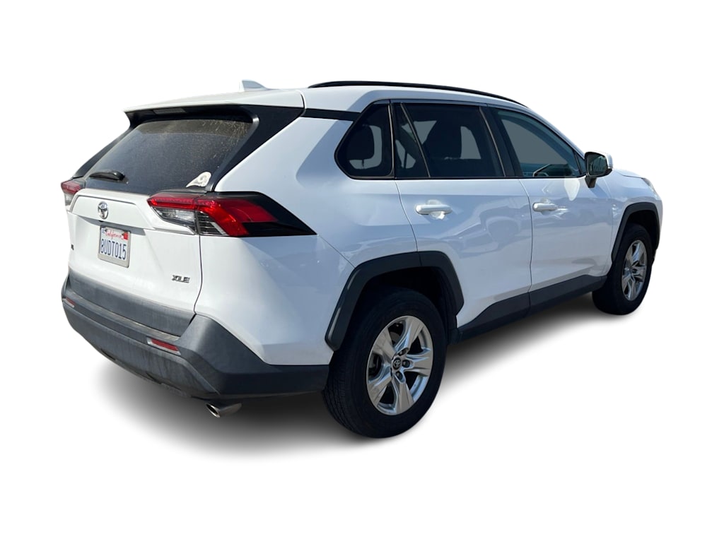 Thumbnail: 2021 Toyota RAV4 - 17