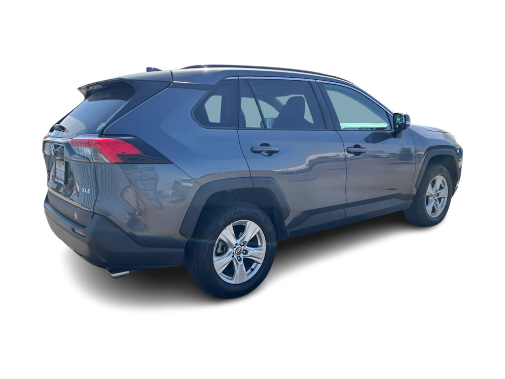 Thumbnail: 2021 Toyota RAV4 - 16