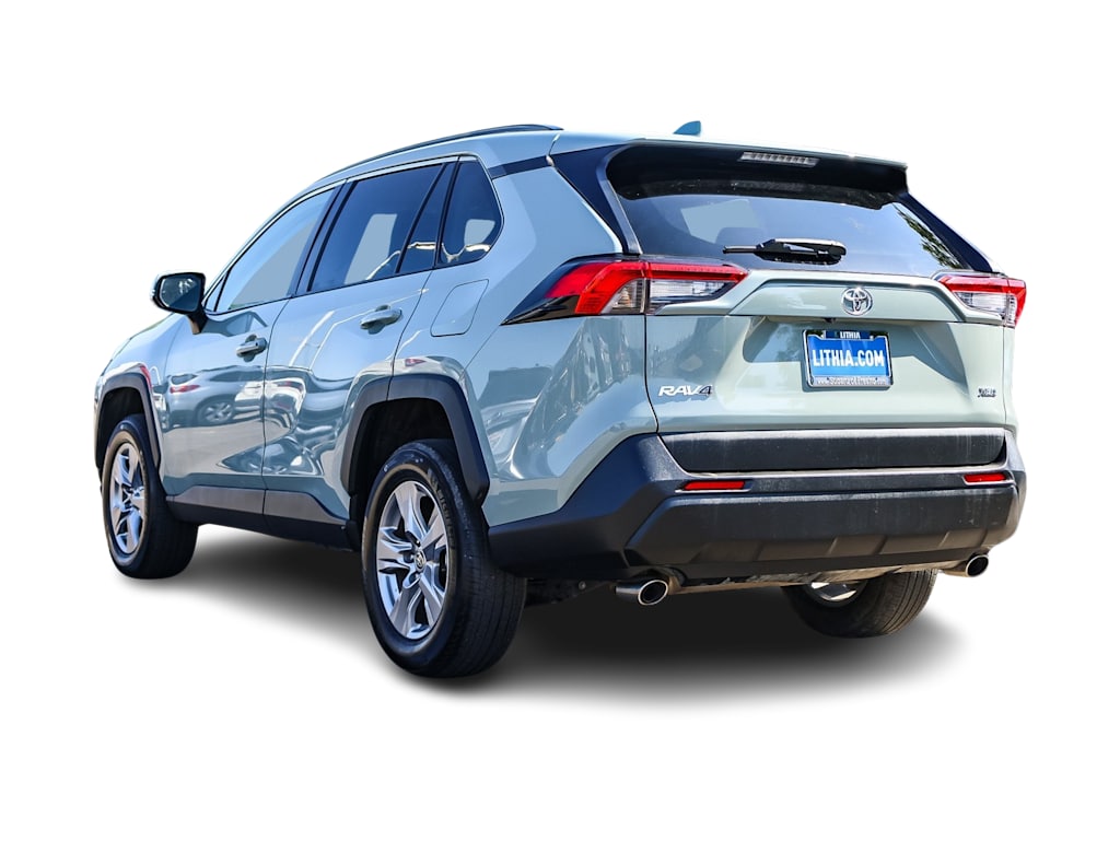 2023 Toyota RAV4 XLE 3