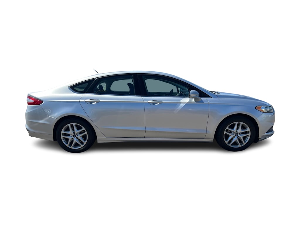 Thumbnail: 2013 Ford Fusion - 16