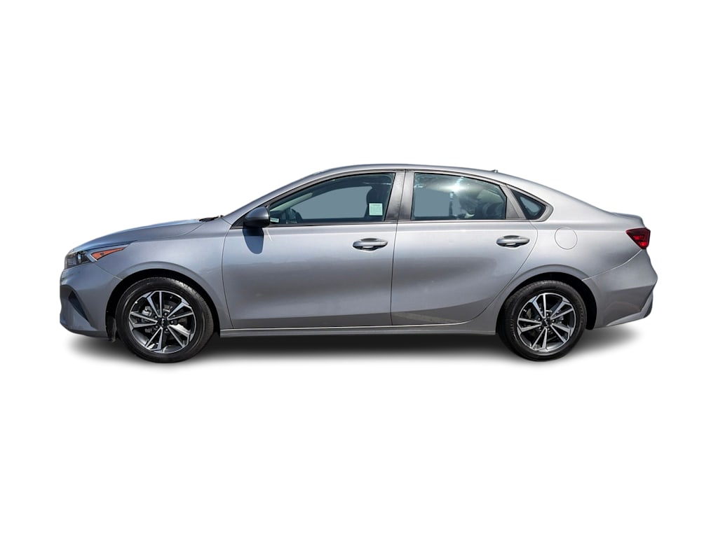 Thumbnail: 2024 Kia Forte - 3