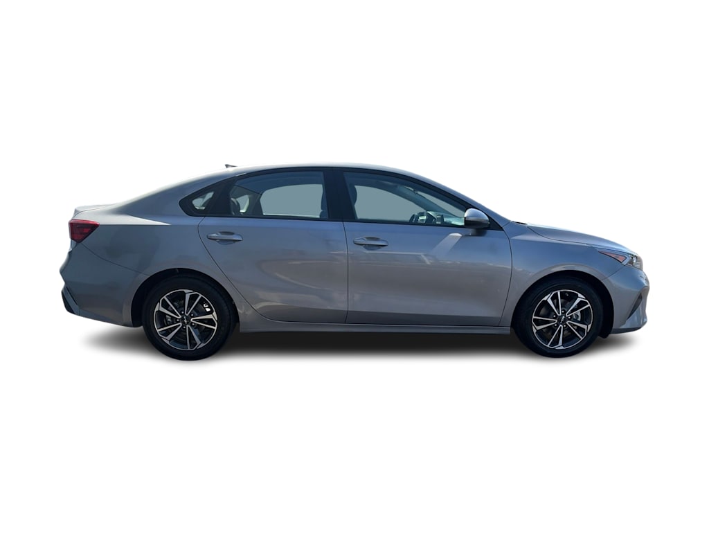 Thumbnail: 2024 Kia Forte - 28