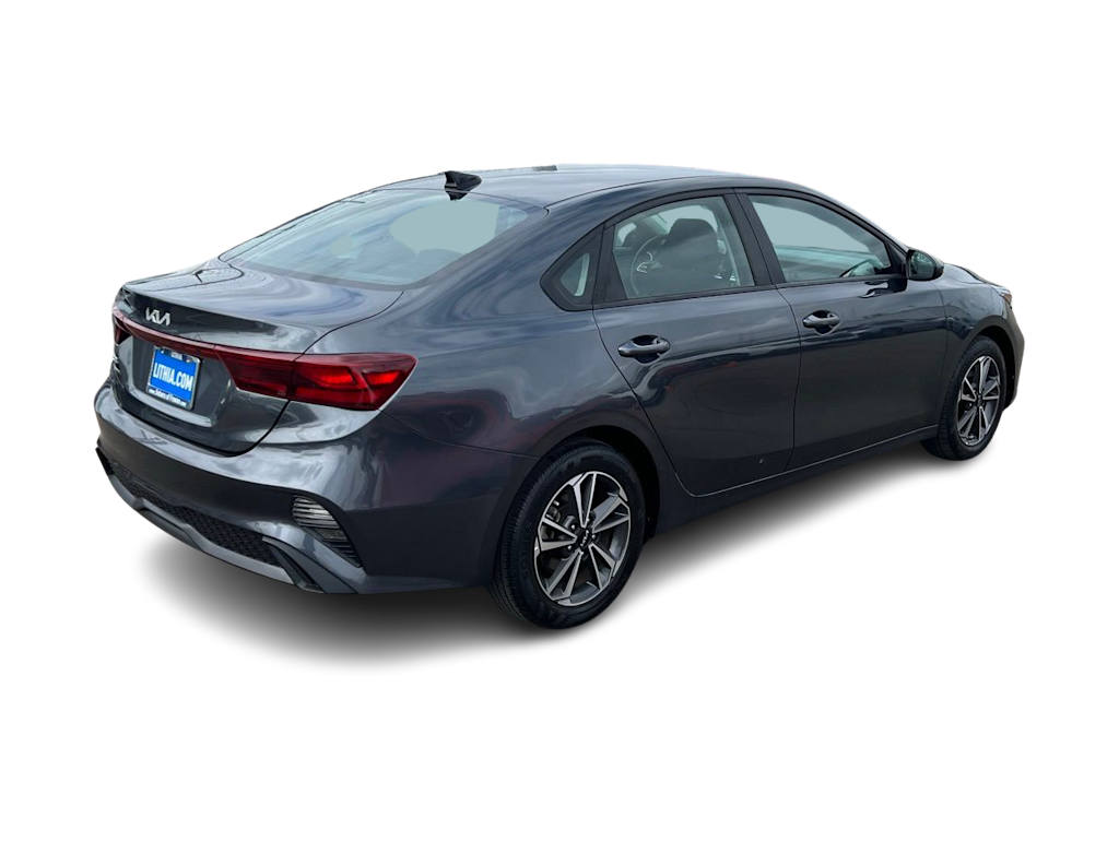 Thumbnail: 2024 Kia Forte - 19