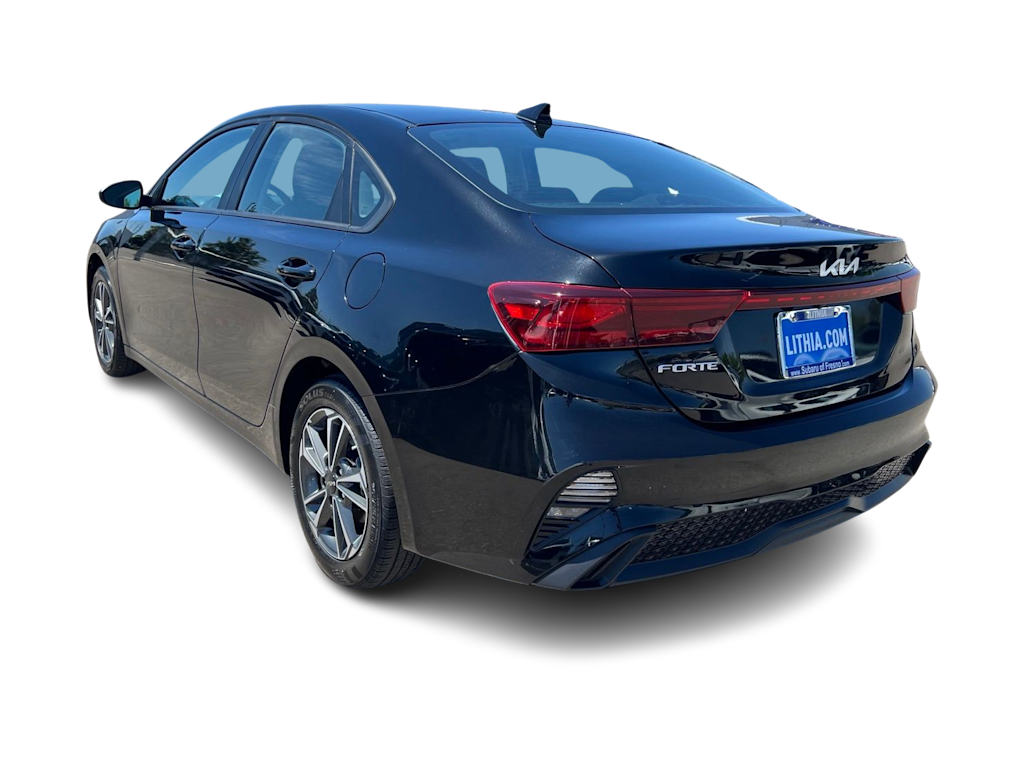 Thumbnail: 2024 Kia Forte - 4