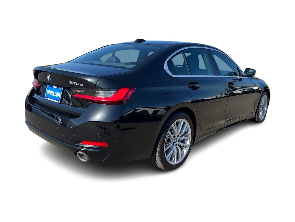 Thumbnail: 2024 BMW 3 Series - 22