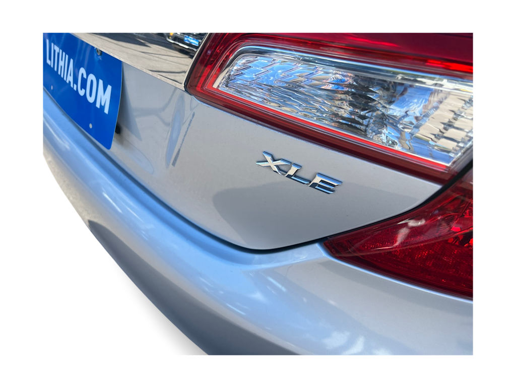 Thumbnail: 2012 Toyota Camry - 21