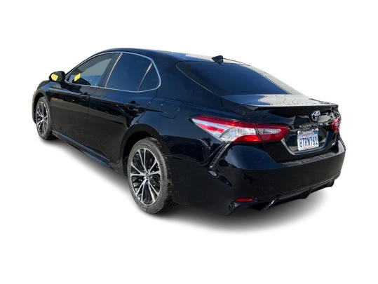 2020 Toyota Camry SE 19