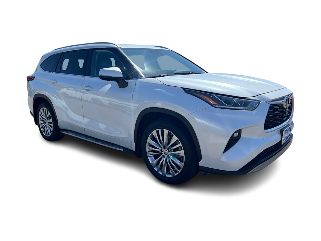 Thumbnail: 2023 Toyota Highlander - 18