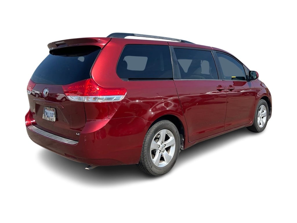 Thumbnail: 2014 Toyota Sienna - 20