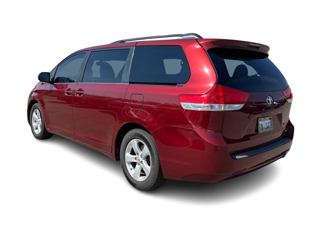 Thumbnail: 2014 Toyota Sienna - 4