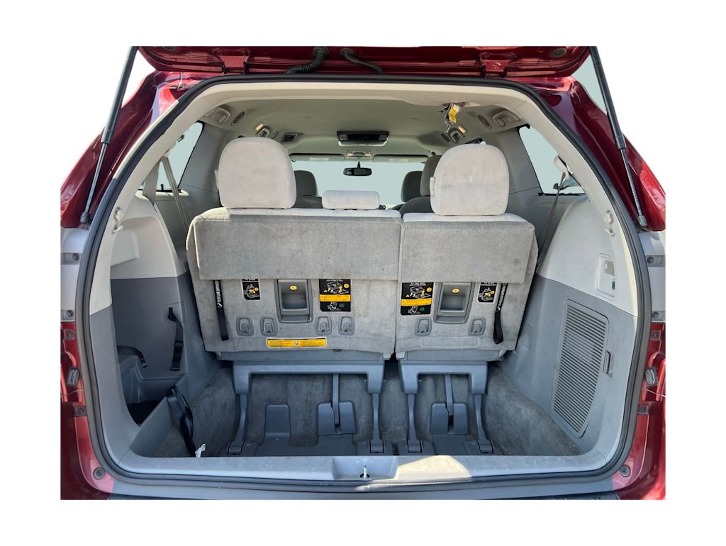 Thumbnail: 2014 Toyota Sienna - 15