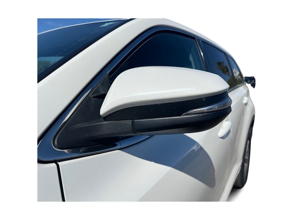 Thumbnail: 2014 Toyota Highlander - 4