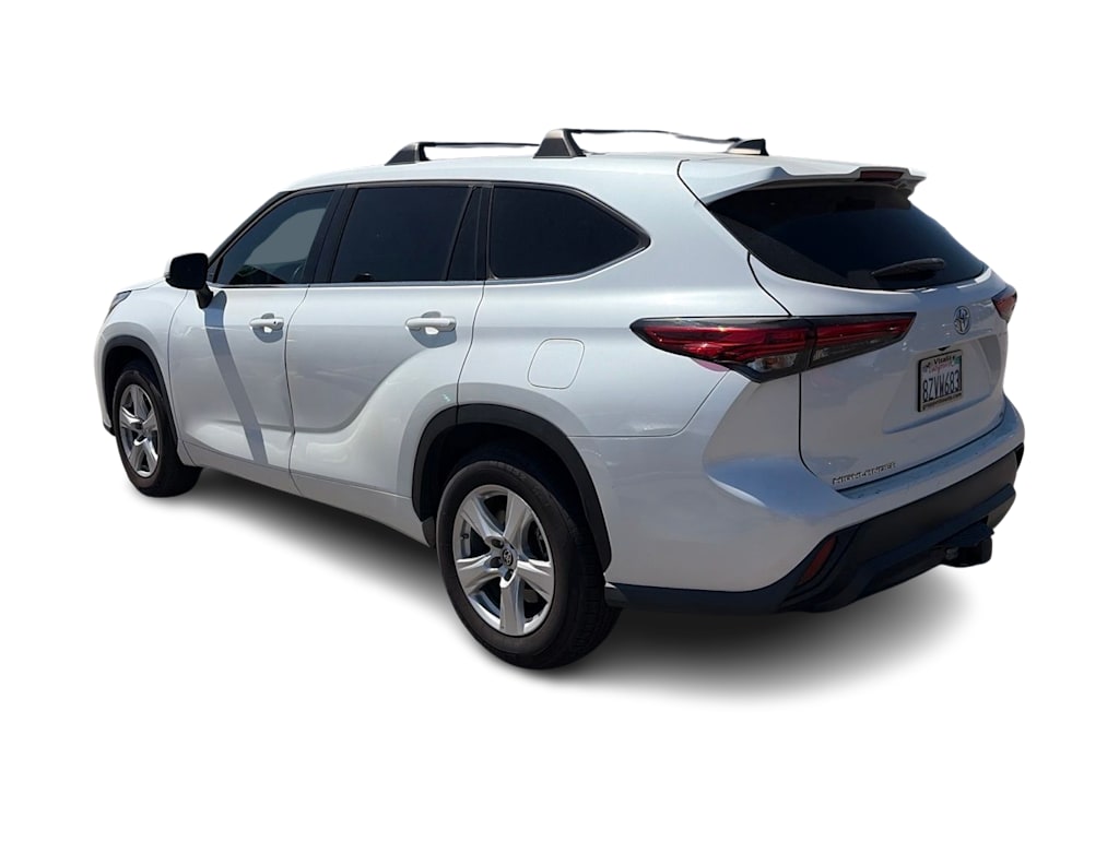Thumbnail: 2022 Toyota Highlander - 3