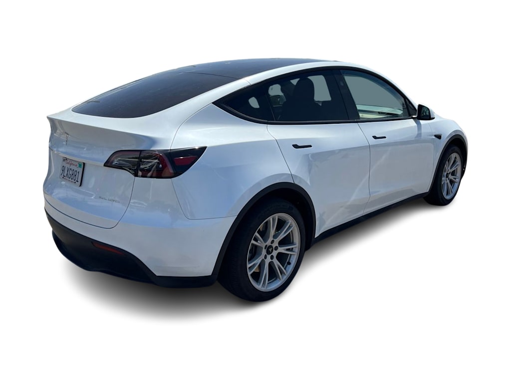 Thumbnail: 2024 Tesla Model Y - 17