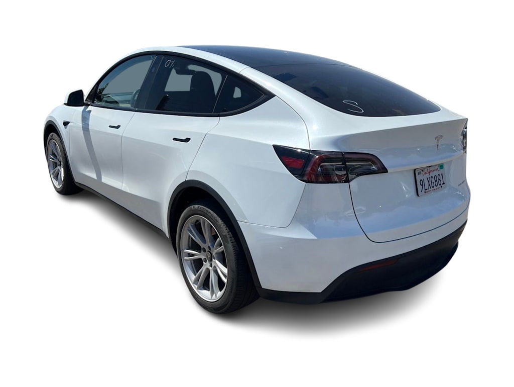Thumbnail: 2024 Tesla Model Y - 3