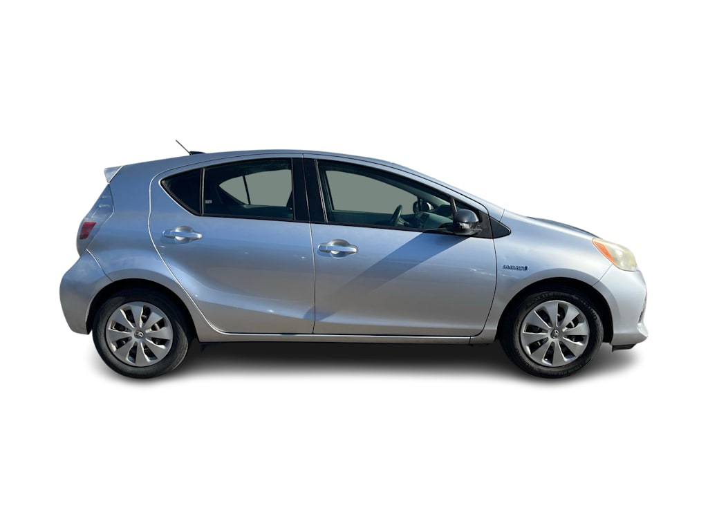 Thumbnail: 2012 Toyota Prius c - 16