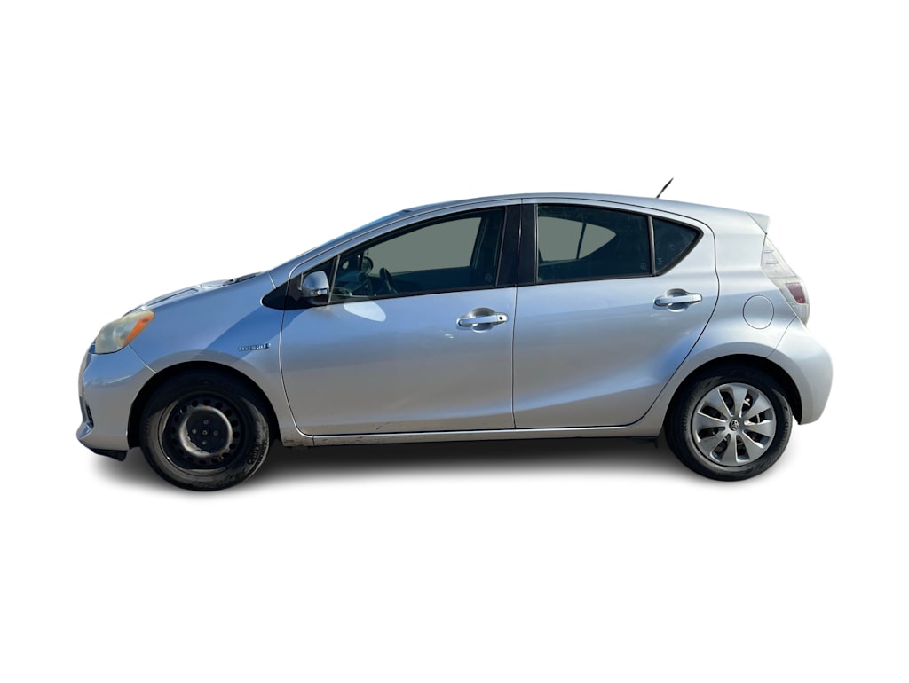 Thumbnail: 2012 Toyota Prius c - 3