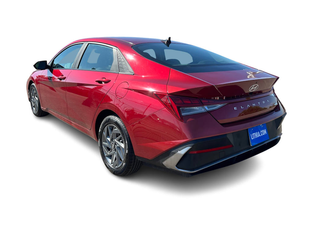 Thumbnail: 2024 Hyundai Elantra - 4