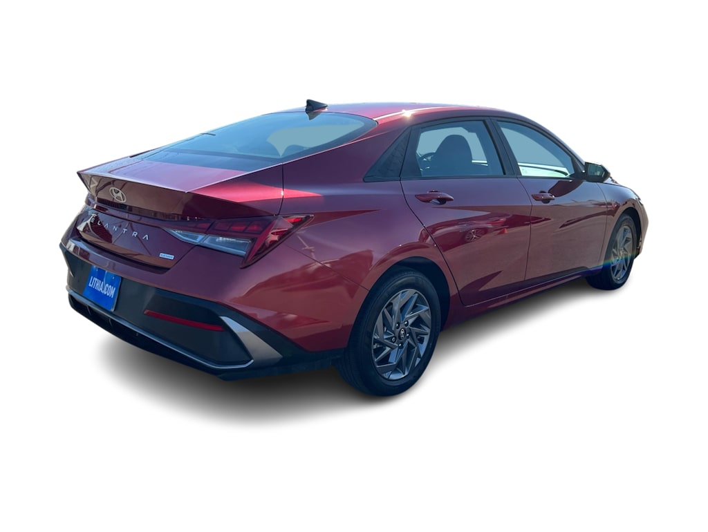 Thumbnail: 2024 Hyundai Elantra - 22