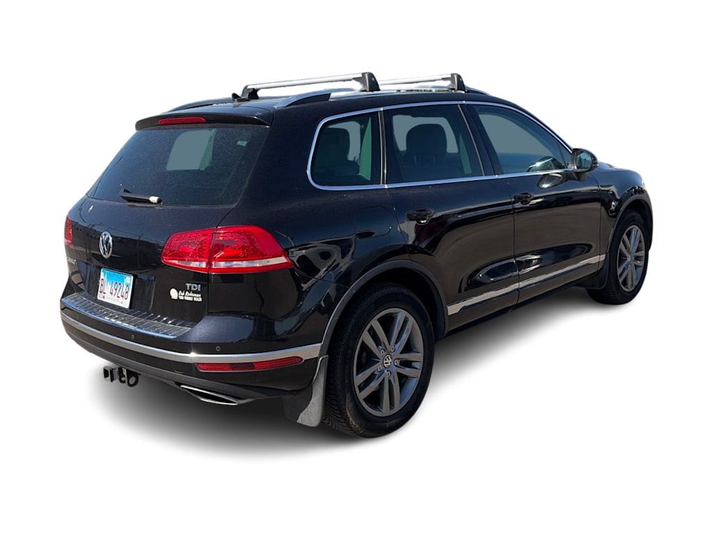 Thumbnail: 2016 Volkswagen Touareg - 17