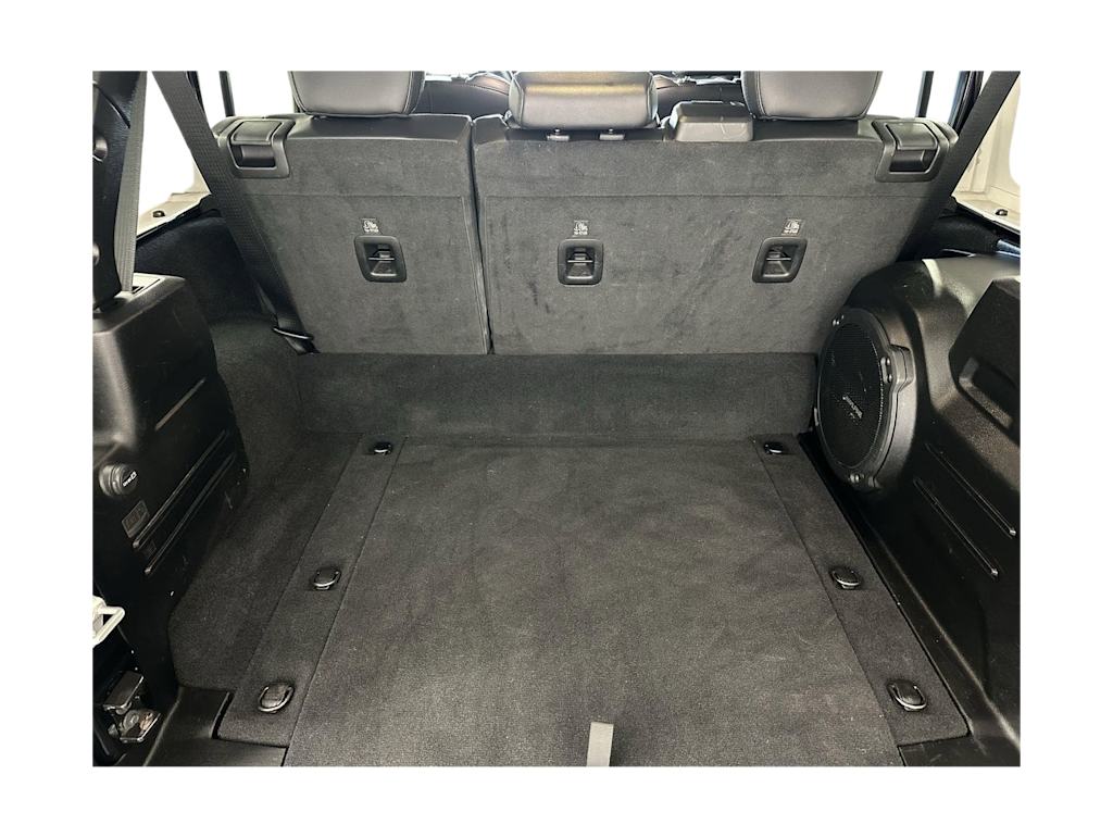 Thumbnail: 2022 Jeep Wrangler - 14