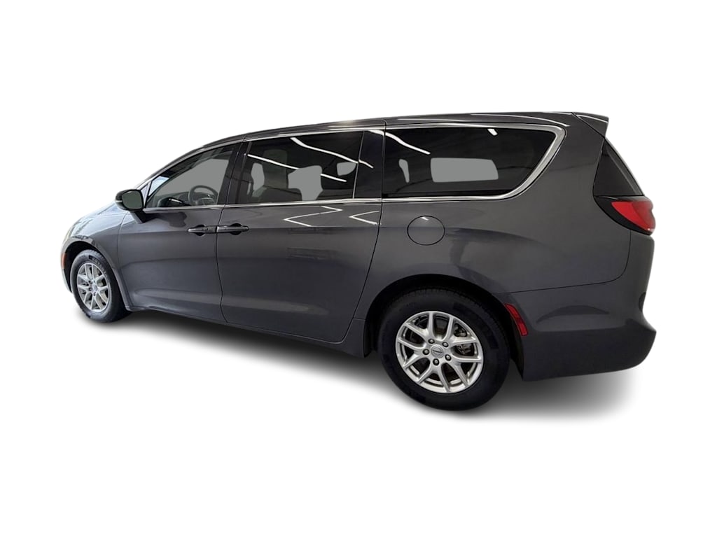 Thumbnail: 2023 Chrysler Pacifica - 15