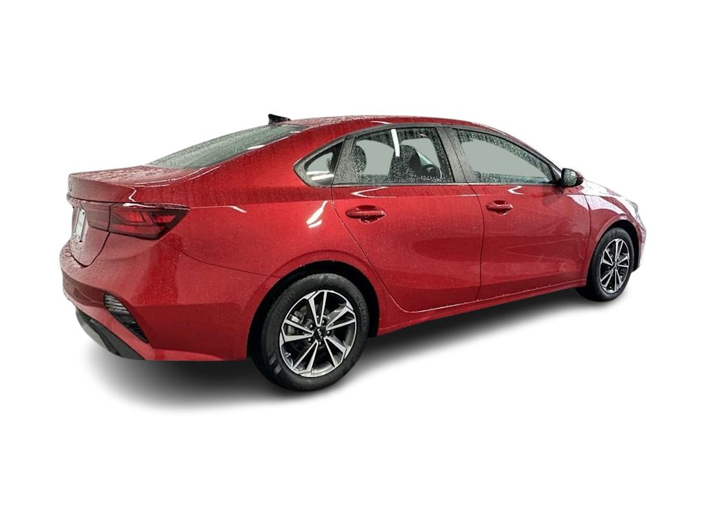 Thumbnail: 2024 Kia Forte - 17