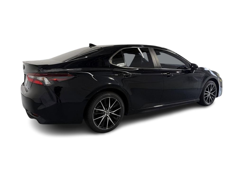 Thumbnail: 2022 Toyota Camry - 15