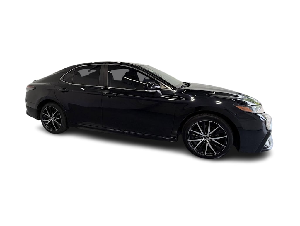 Thumbnail: 2022 Toyota Camry - 16