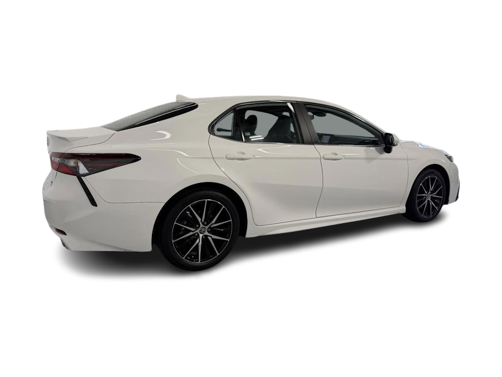 Thumbnail: 2022 Toyota Camry - 15
