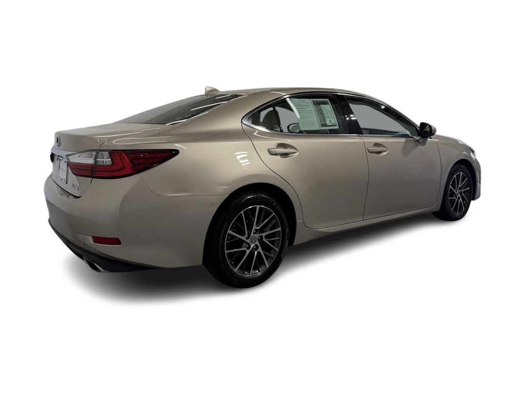 Thumbnail: 2017 Lexus ES - 15