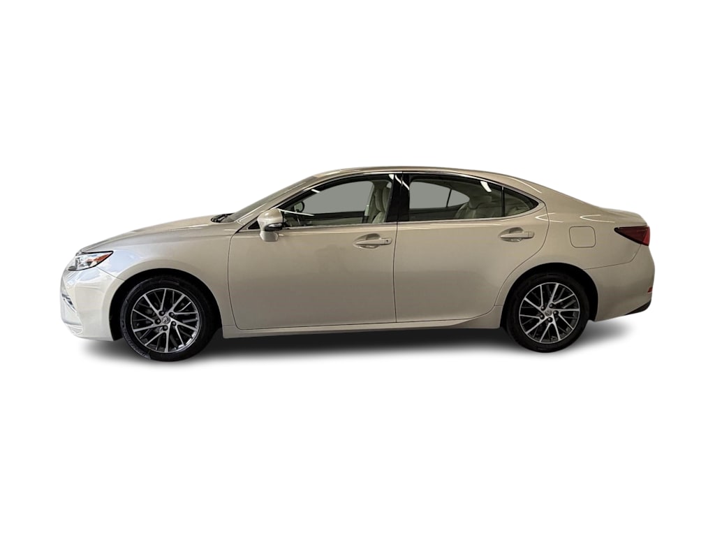 Thumbnail: 2017 Lexus ES - 3