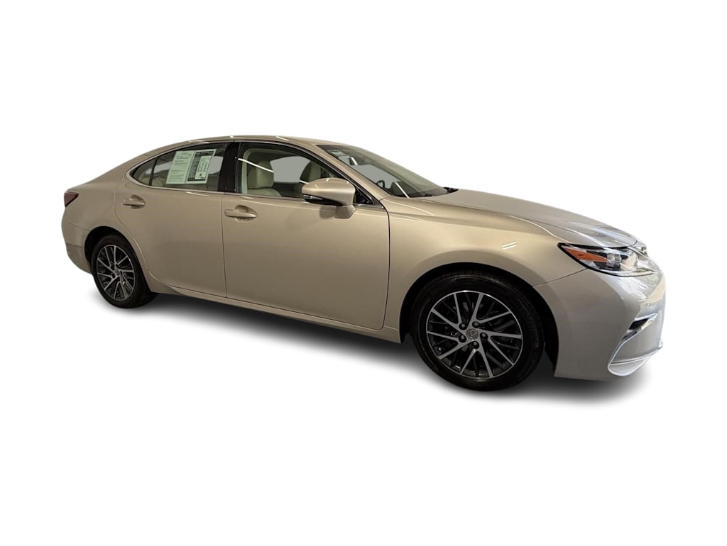 Thumbnail: 2017 Lexus ES - 16