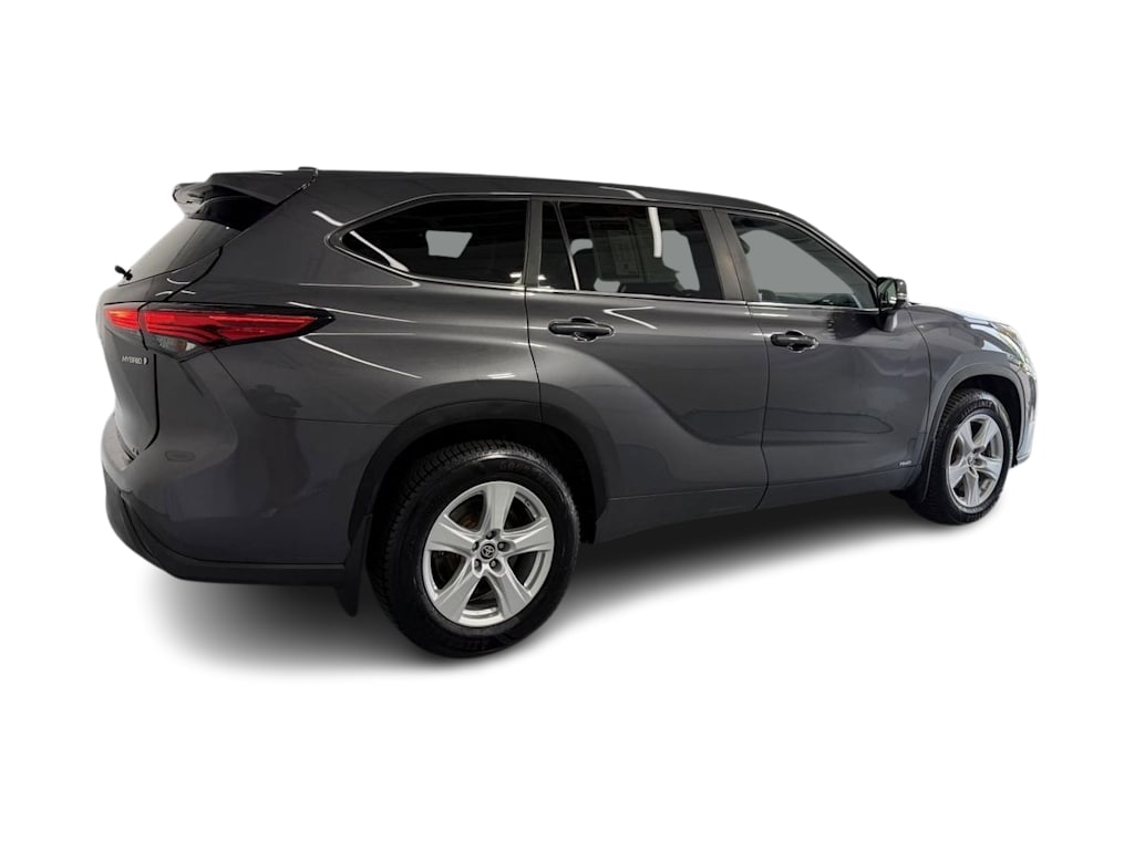 Thumbnail: 2023 Toyota Highlander - 16