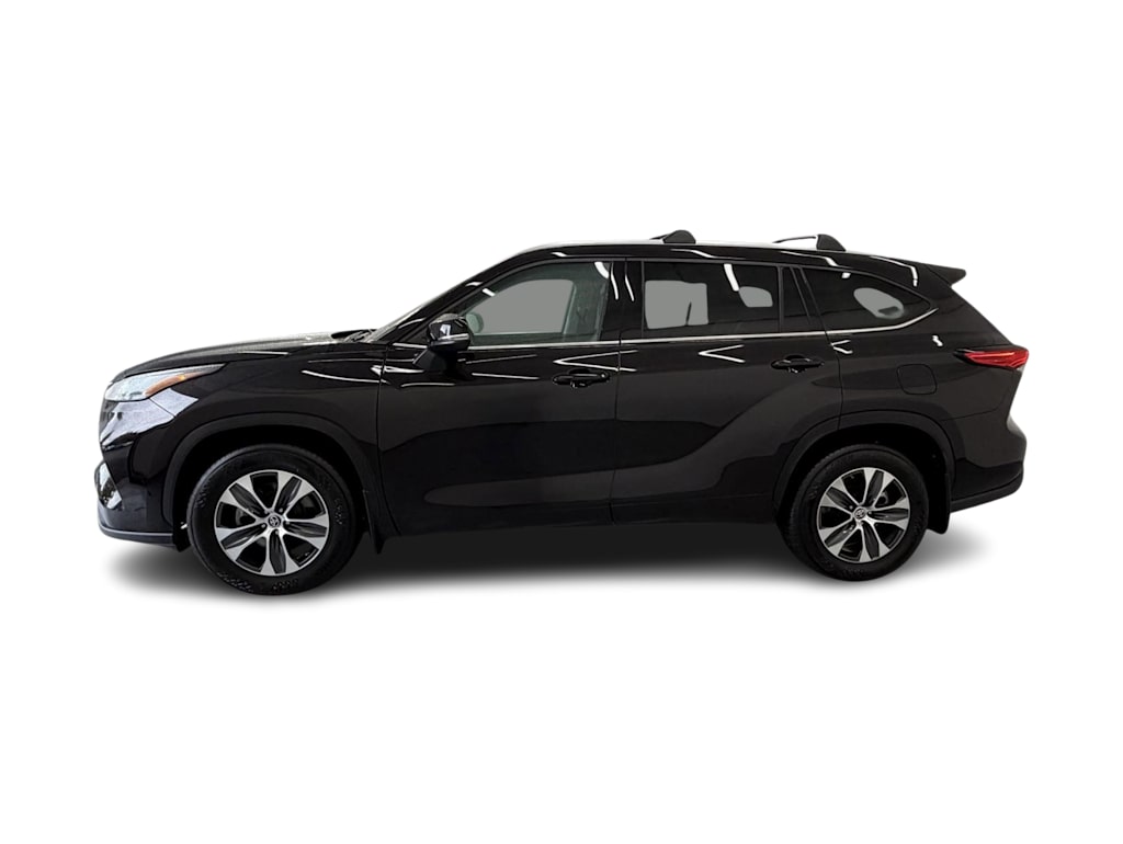 Thumbnail: 2021 Toyota Highlander - 3