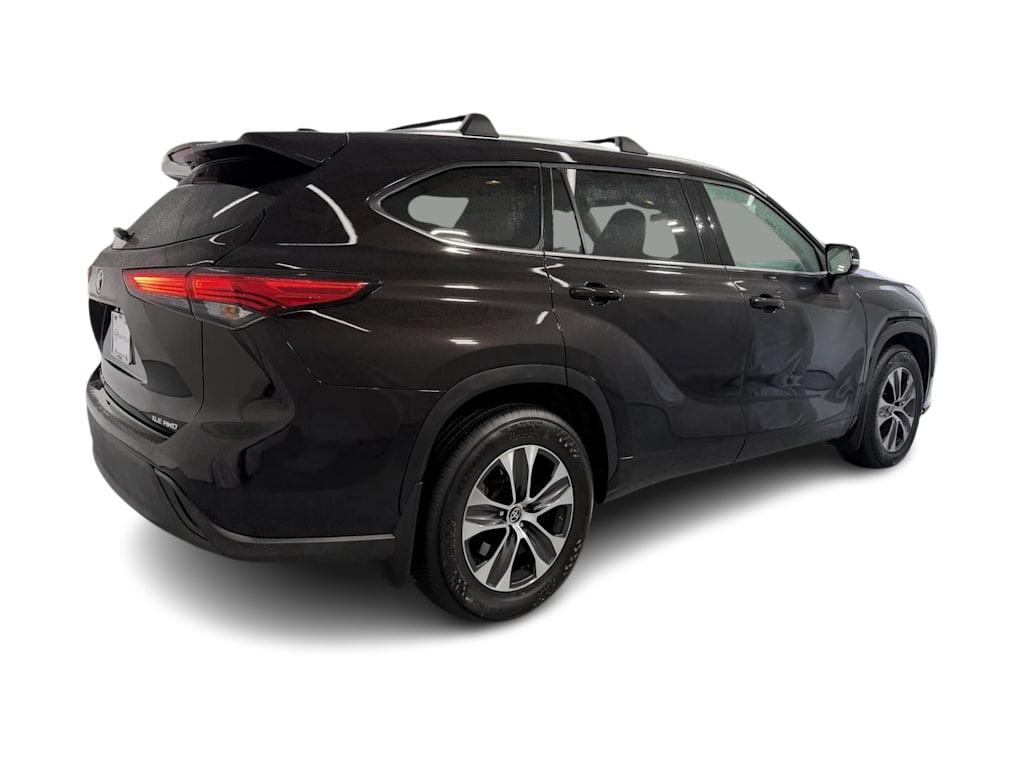 Thumbnail: 2021 Toyota Highlander - 16