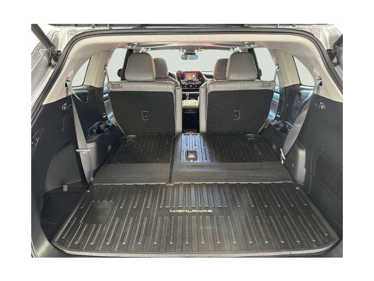 Thumbnail: 2022 Toyota Highlander - 14