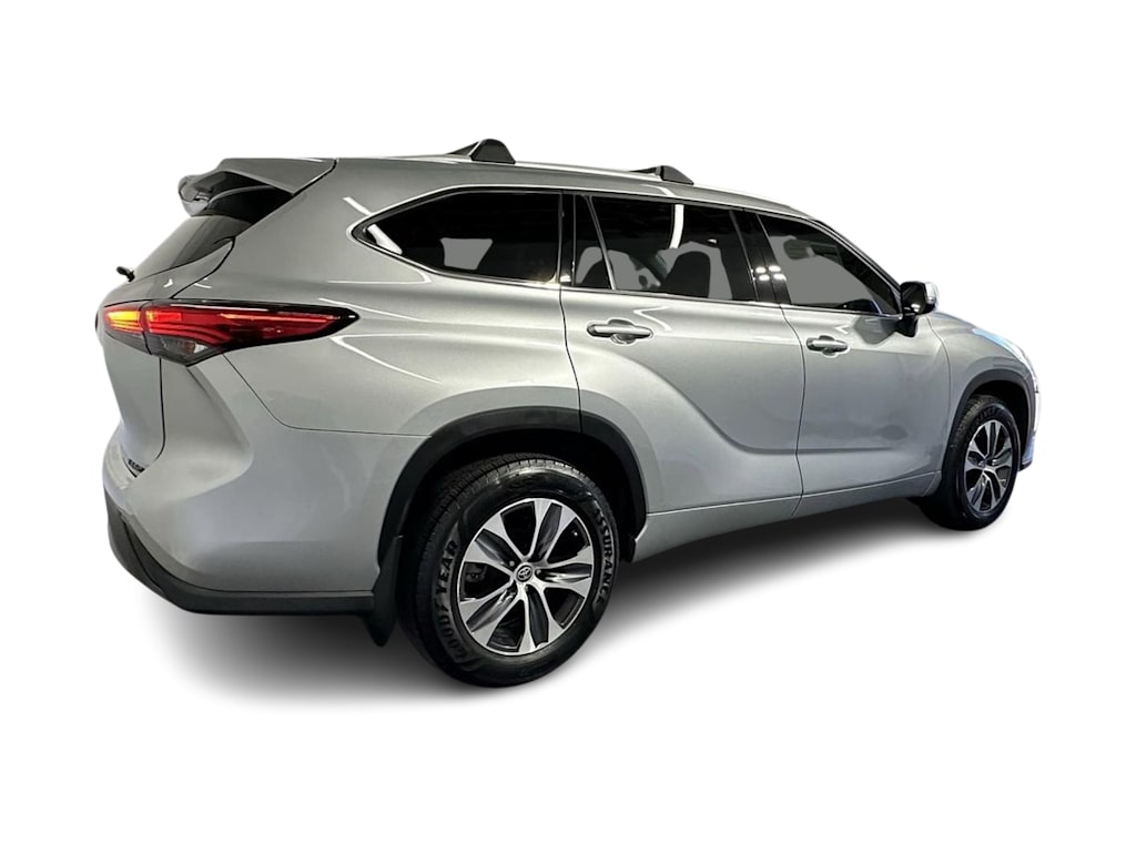 Thumbnail: 2022 Toyota Highlander - 15