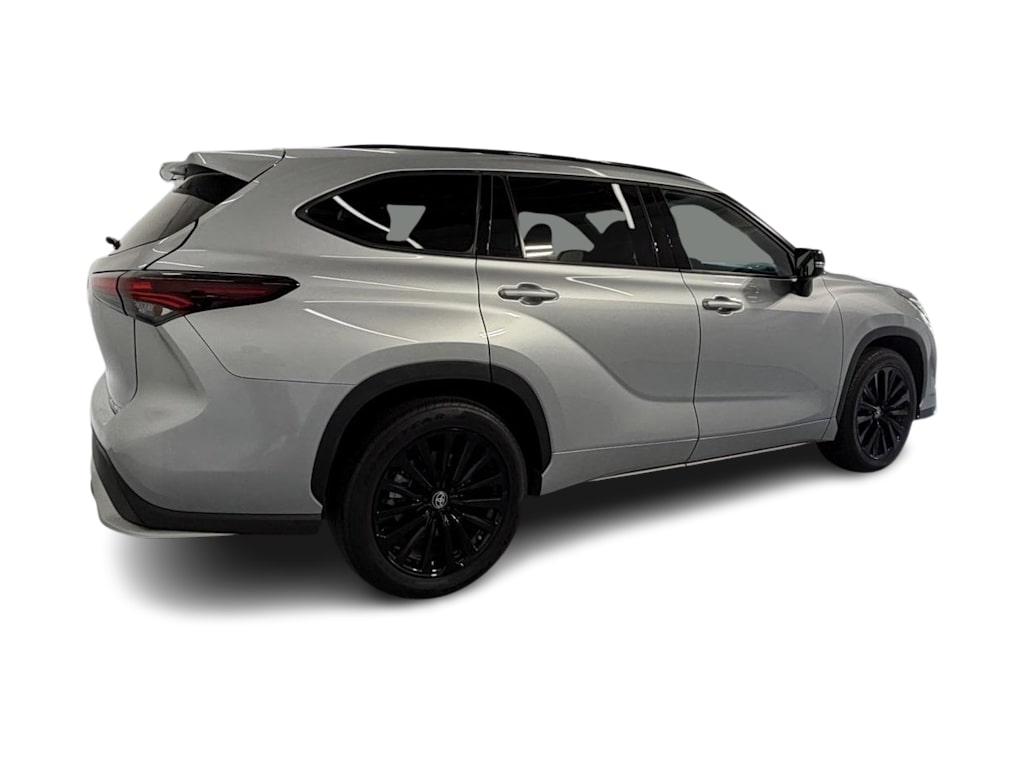 Thumbnail: 2025 Toyota Highlander - 16