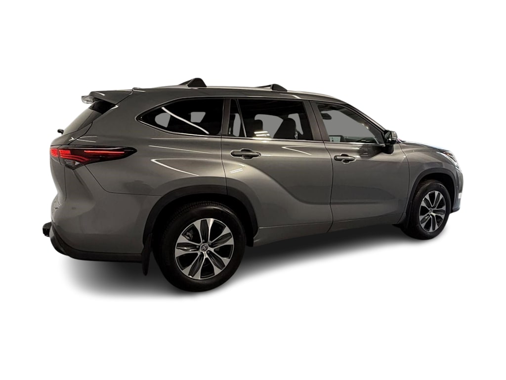 Thumbnail: 2026 Toyota Highlander - 16