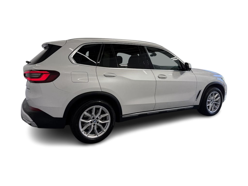 Thumbnail: 2023 BMW X5 - 17