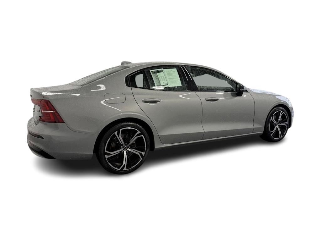 Thumbnail: 2024 Volvo S60 - 16