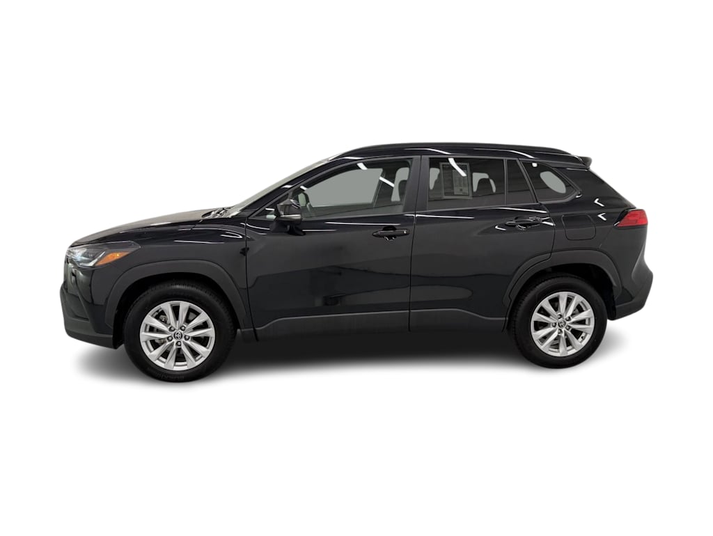 Thumbnail: 2022 Toyota Corolla Cross - 3