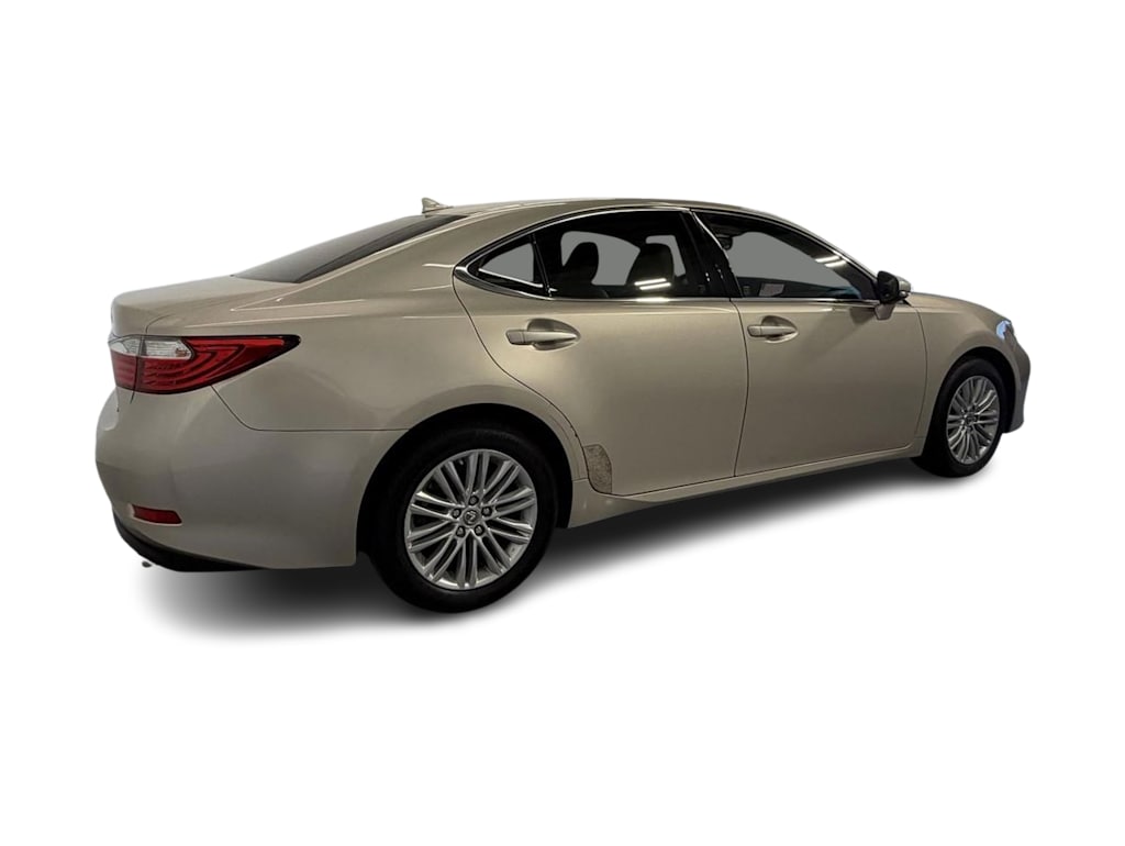 Thumbnail: 2013 Lexus ES - 17