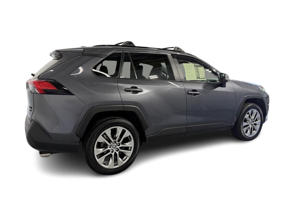 Thumbnail: 2021 Toyota RAV4 - 15